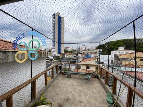 Terraço com estrutura com rede de proteção instalada pela Vidal's Proteções